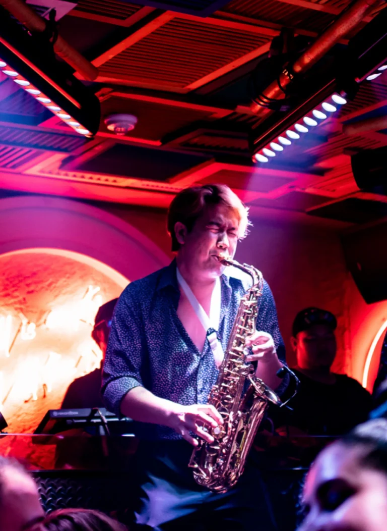 revolucion-cocktail-bar-bangkok-silom-party-12